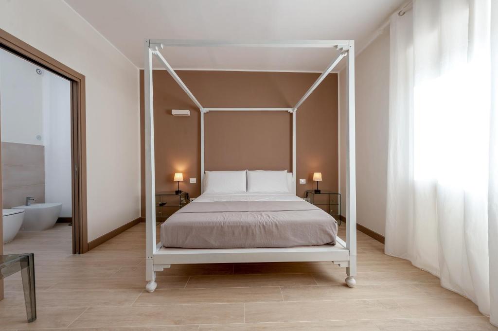 Victoria's Home Lecce - 2
