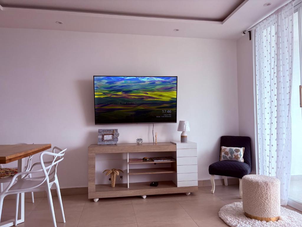 Oceanfront Apartment 2BR 2BA at Jama Campay includes Resort Access - 2