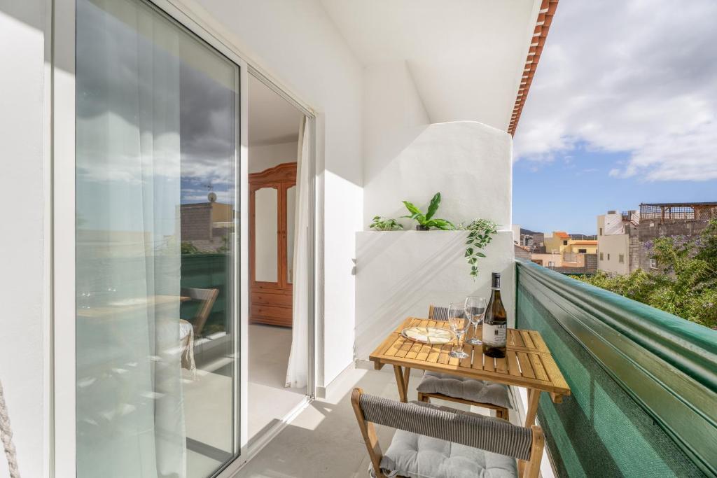 Sunlit Modern Stay - 3