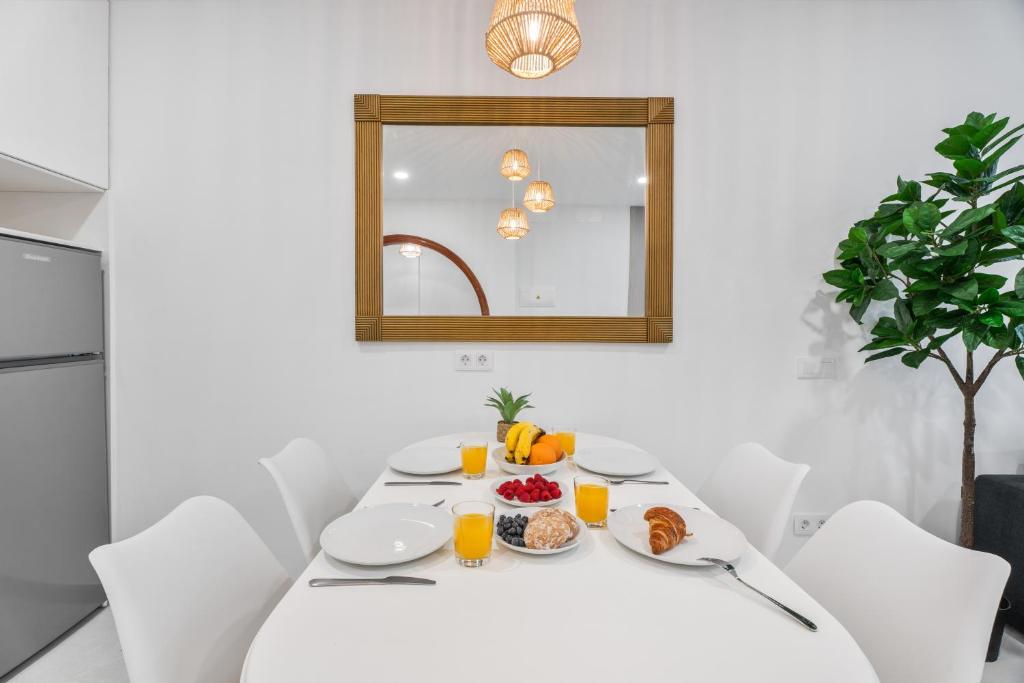 Sunlit Modern Stay - 5