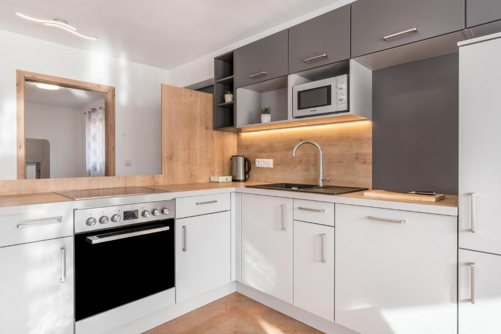 Trojer Apartment 1 - 3