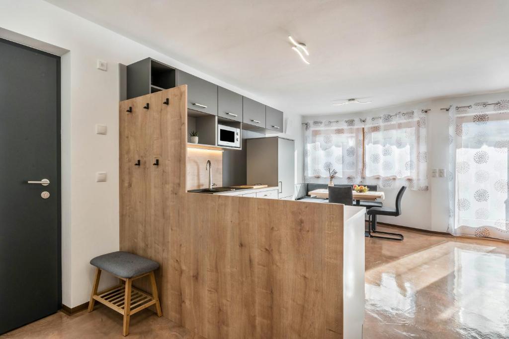 Trojer Apartment 1 - 2
