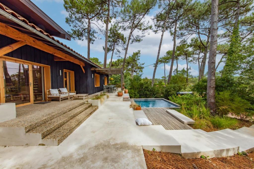 Villa Cap-Ferret, vue bassin-pinède - 2