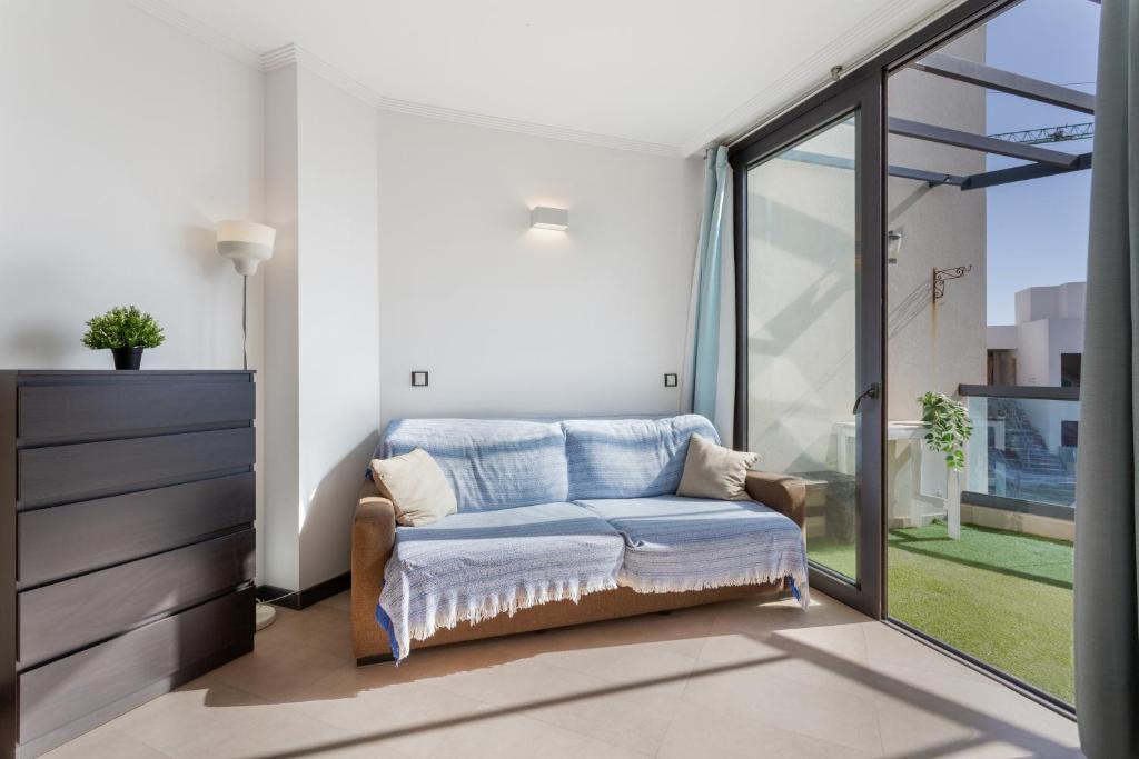 Oceanfront Apartment With Pool - 4