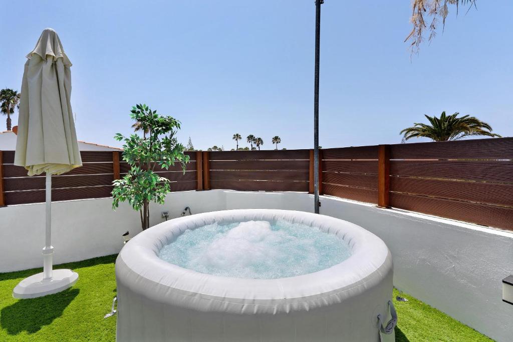 Casa Luna Kingbed and Jacuzzi - 3