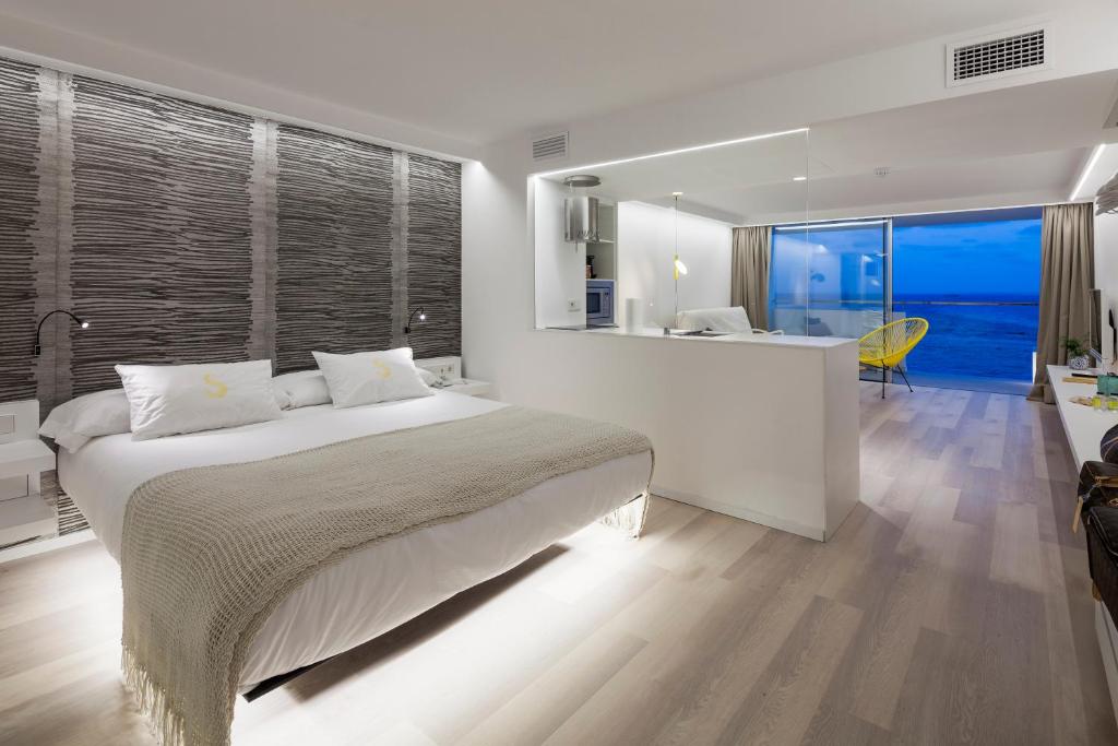Sud Ibiza Suites — Hotel in Ibiza