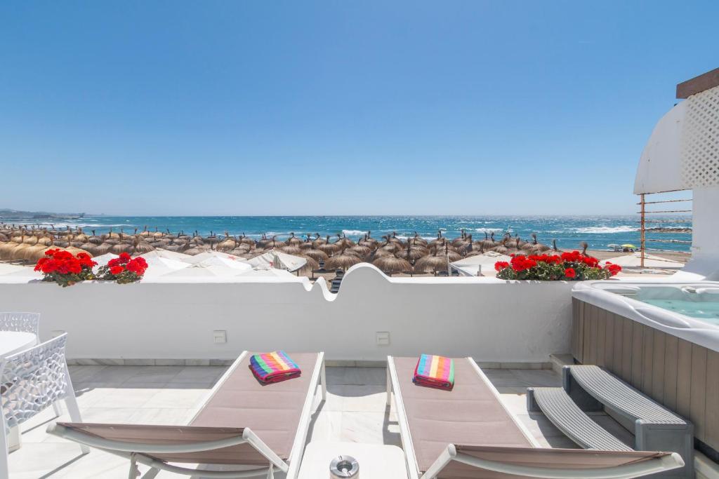 Superb Large Apartment on the Beach - 2