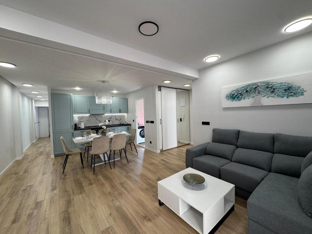 Family Luxury 3BR Flat - Del Cura Beach - Sea View - 1