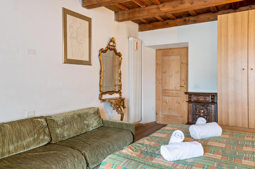 Luxe Historic Chateau Ciasa Soldà 2 - 3
