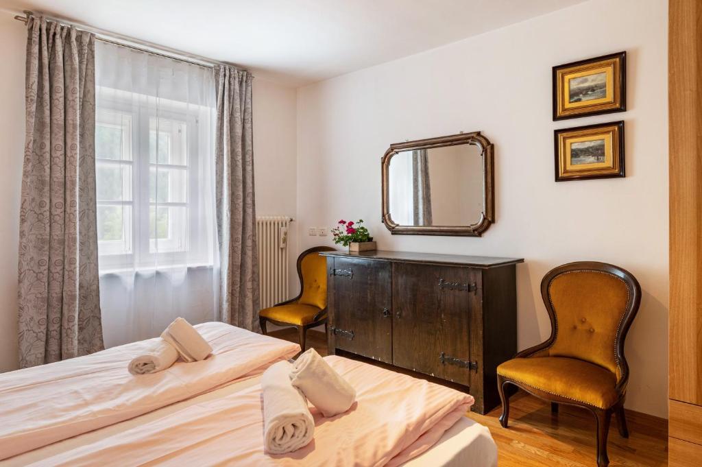 Luxe Historic Chateau Ciasa Soldà 1 - 5