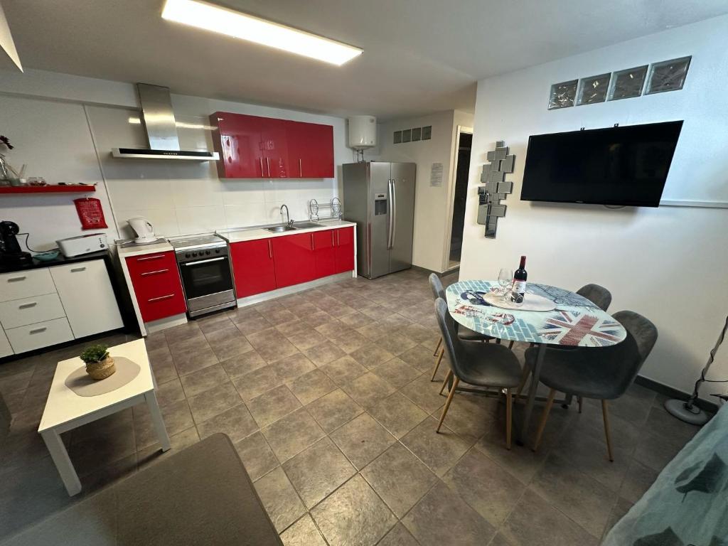 Fairways Apartments Heated Pool - 2