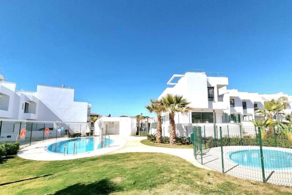 Modern terrassed house close beach - 2