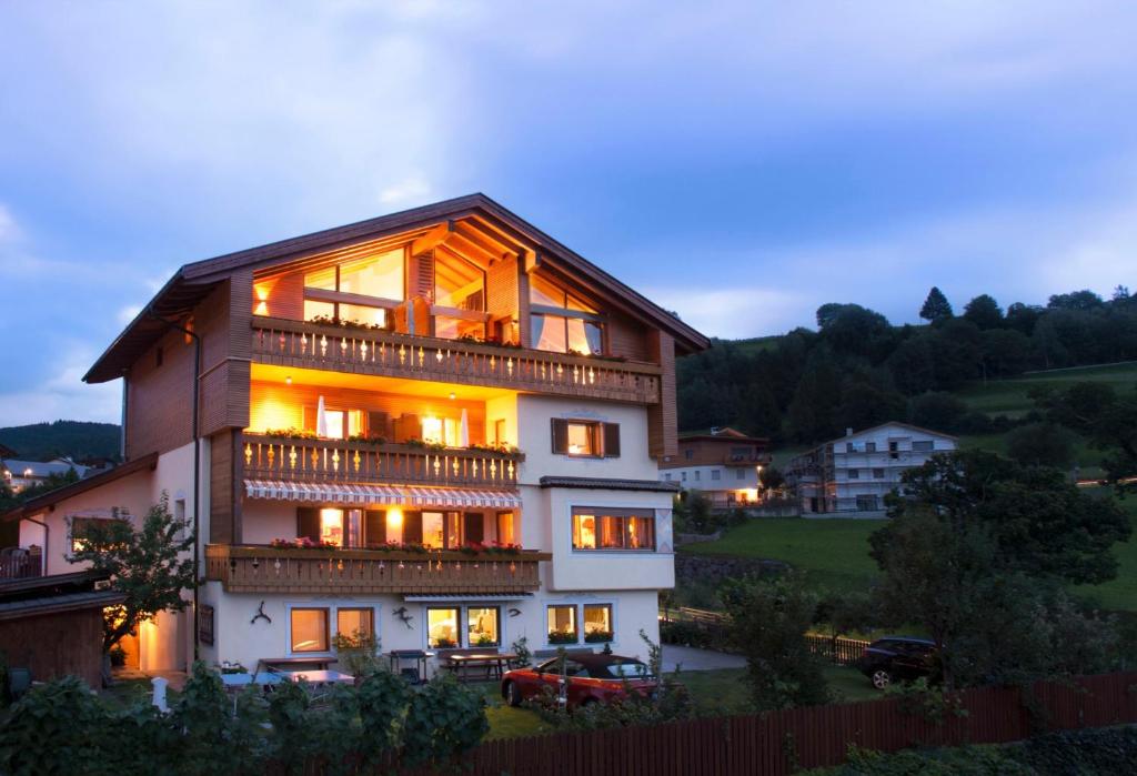 Living Suite - 2