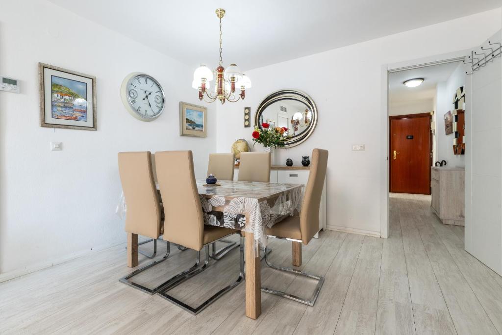 Two bedroom apartment beside marina - 5