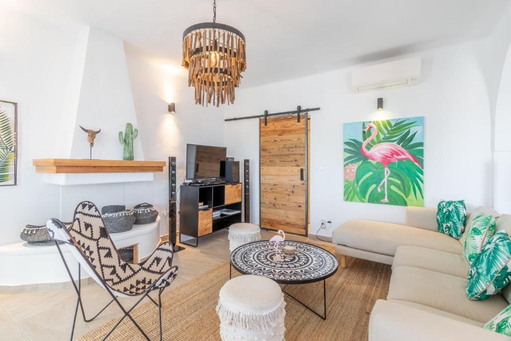 Villa Carolima - Heated Pool - 4