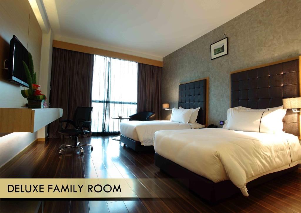 Symphony Suites Hotel photo
