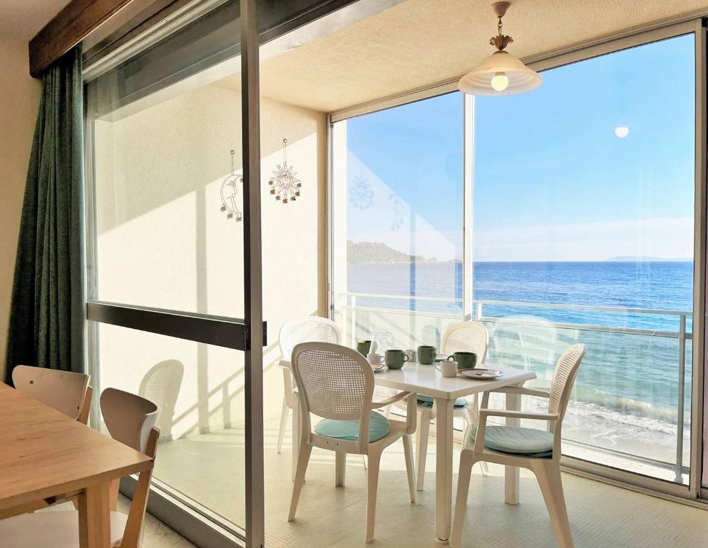 CE140-003 Appartement 2 pièces 5 couchages LE LAVANDOU - 2
