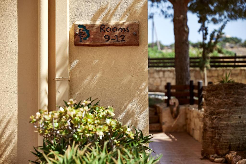 Kreta Natur Live Crete Naturally — Hotel building in Hersonissos