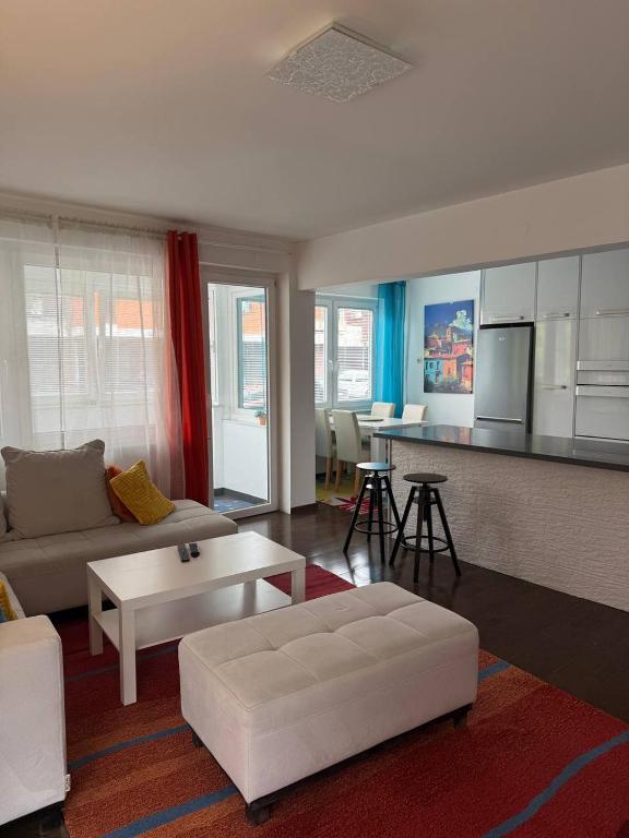 Z's Sunny Getaway Aparment - 3