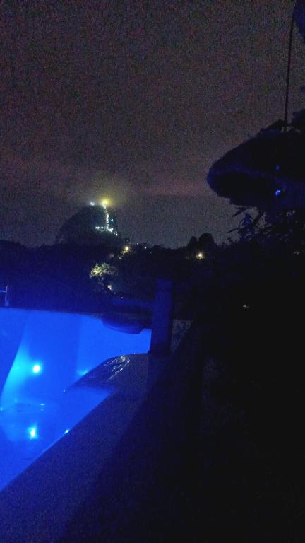 Refugio natural con acceso y vista a la piedra - 3