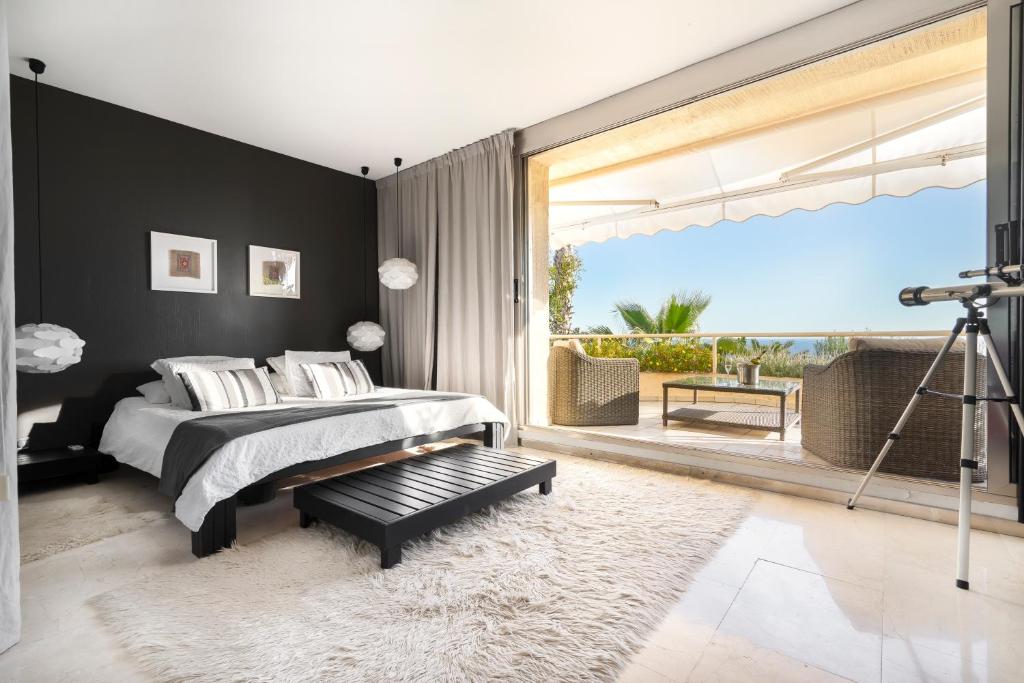 3 bedroom villa with shared pool and amazing sea views - 1
