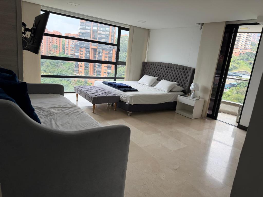 el Cielo - Luxury 3BR Condo - Jacuzzi - Pool - El Poblado - 4