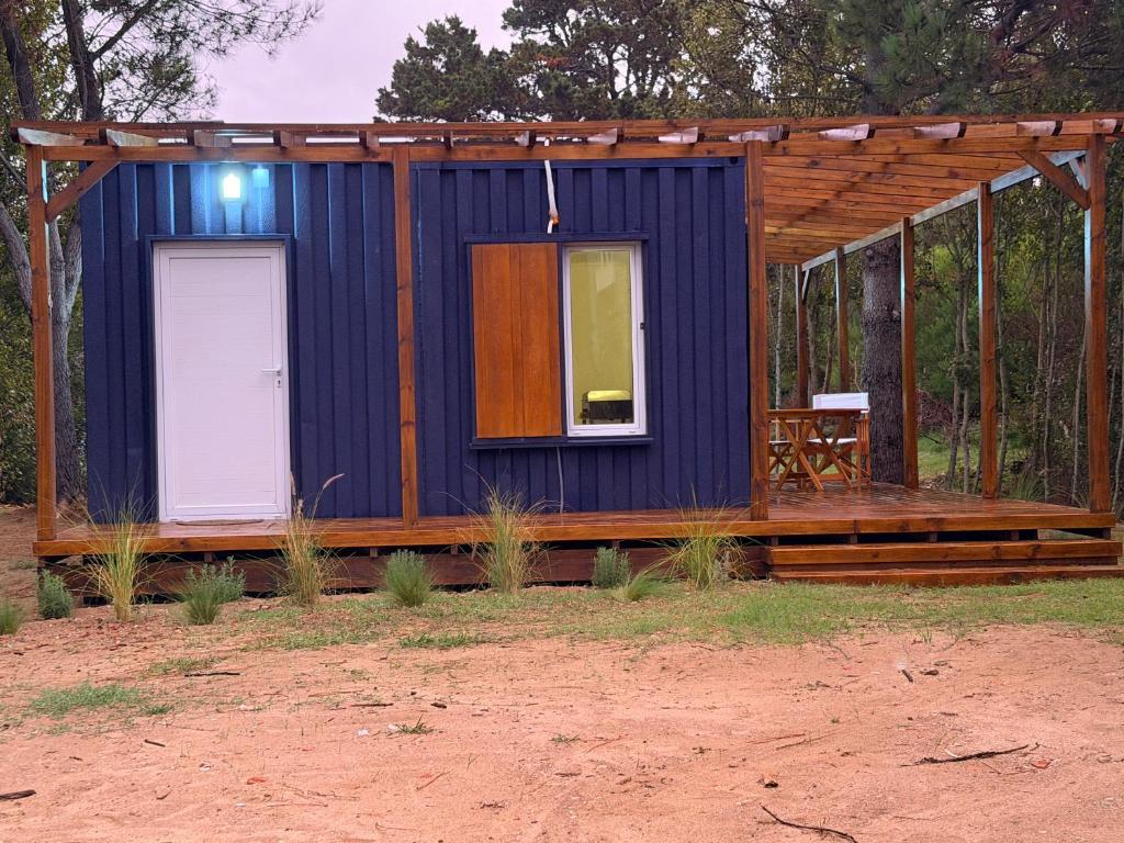 Container House in the Forest 4 Blocks from the Sea - 2
