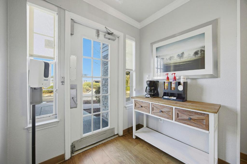 Facilities, HomeTowne Studios by Red Roof Atlanta – Peachtree Corners in Atlanta (GA)