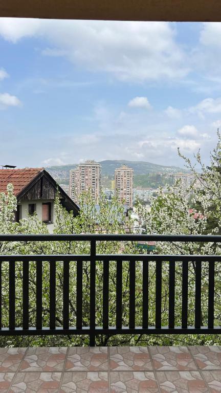 Behar Apartment with City View - 3