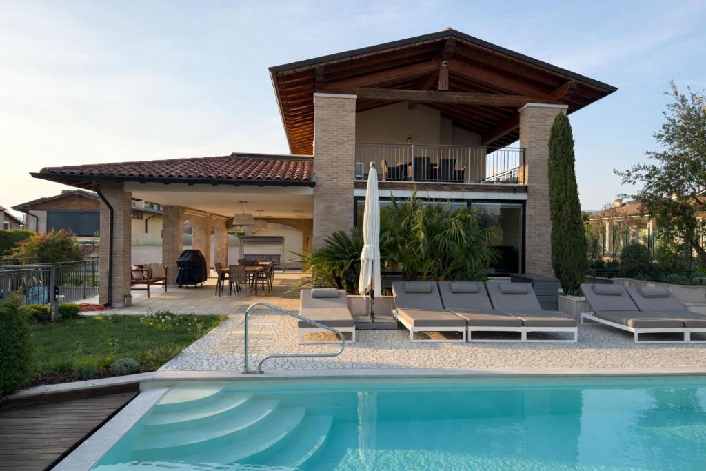 Pool Villa Lazise - 1
