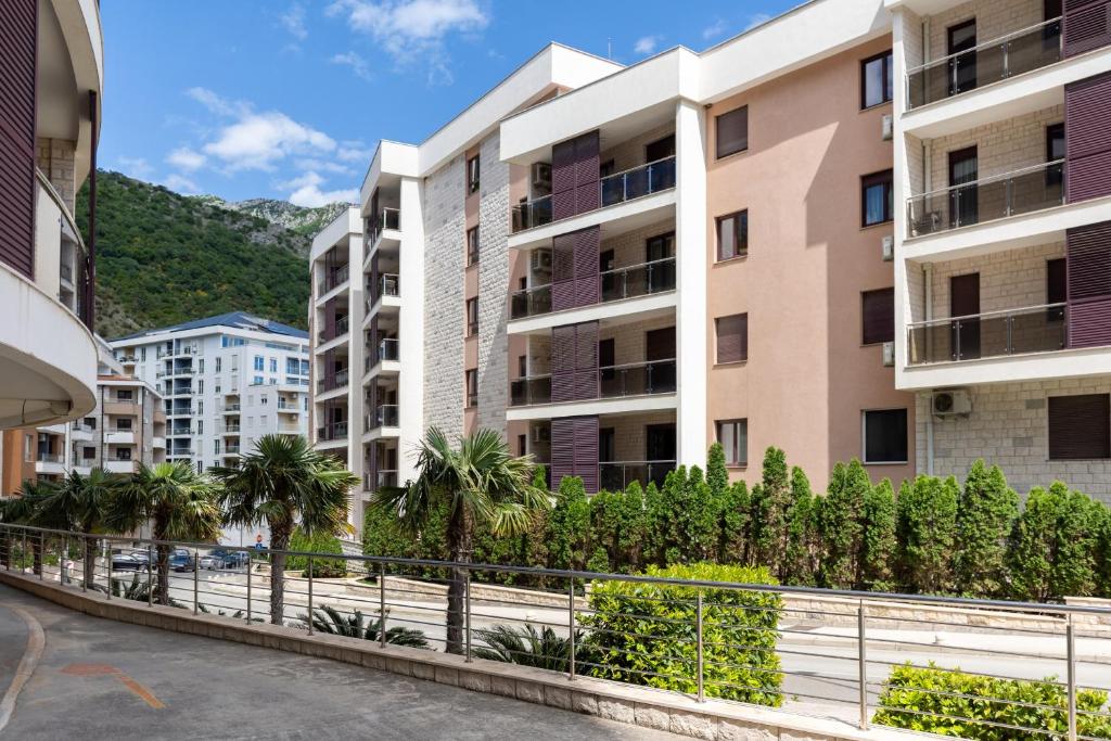 Panoramic Sea View 1BD Apartment - 3