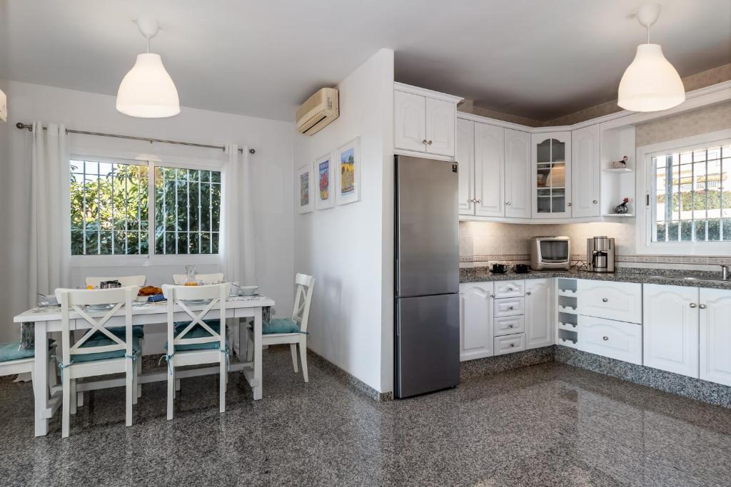 Villa Amapola with privet heated pool - 2