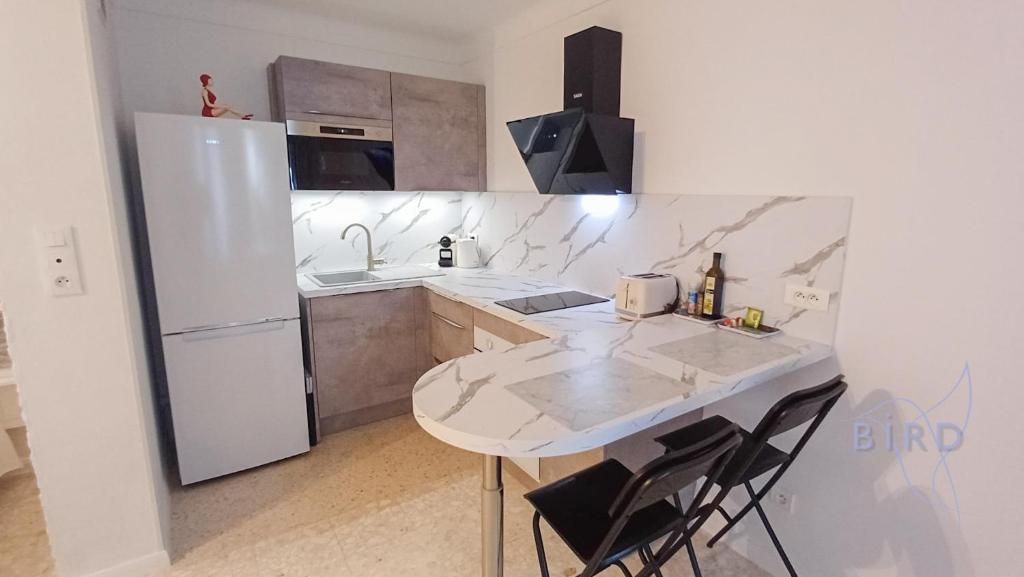 Spacious studio 4 minutes walk from the Beaches - 2