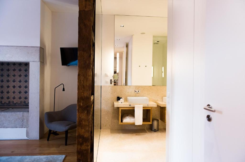 Flora Chiado Apartments photo
