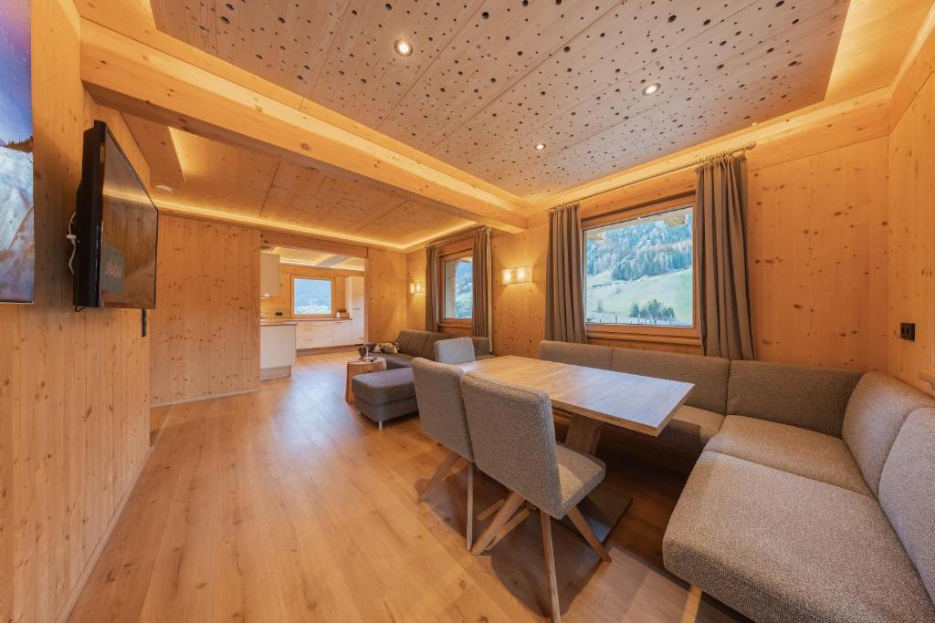 Haus Alpenprinzessin Stubai Luxury 3-Bedroom Apartments in a Prime Location - 5