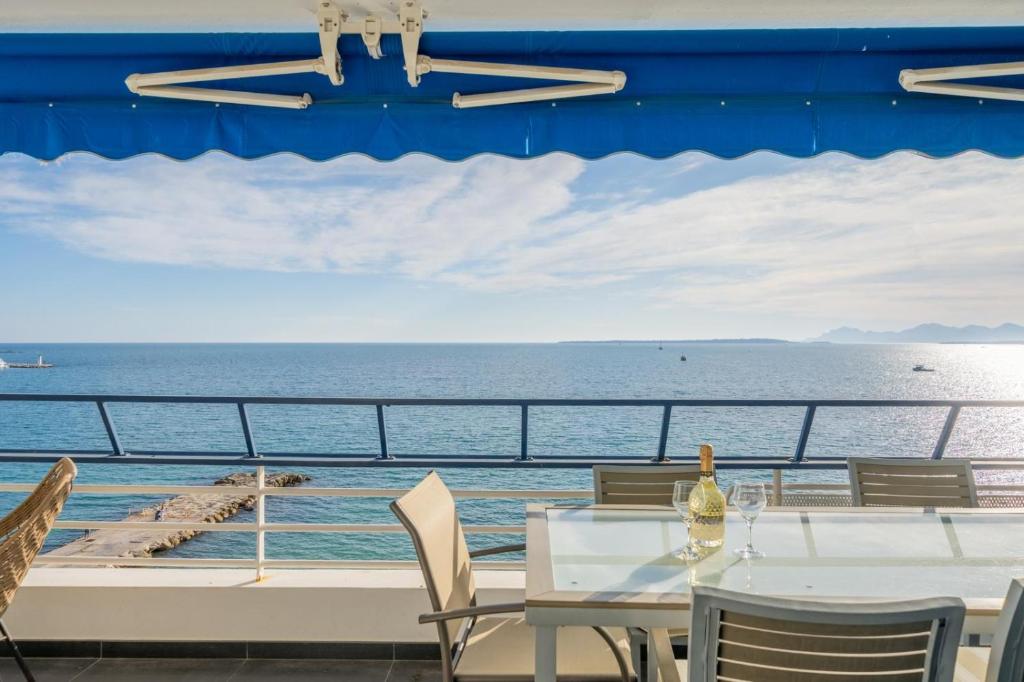 Appartement de standing en front de mer - Juan-les-Pins - 1