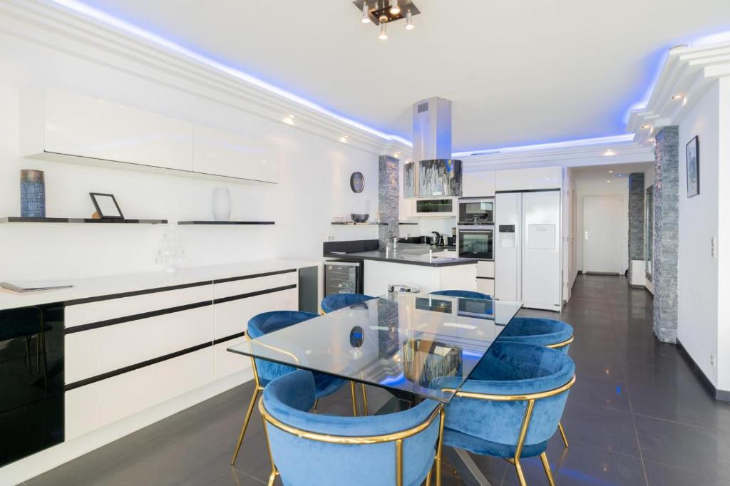 Appartement de standing en front de mer - Juan-les-Pins - 4