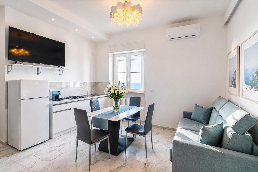 White Loft by Symphonya Luxury Holiday Rentals - 2