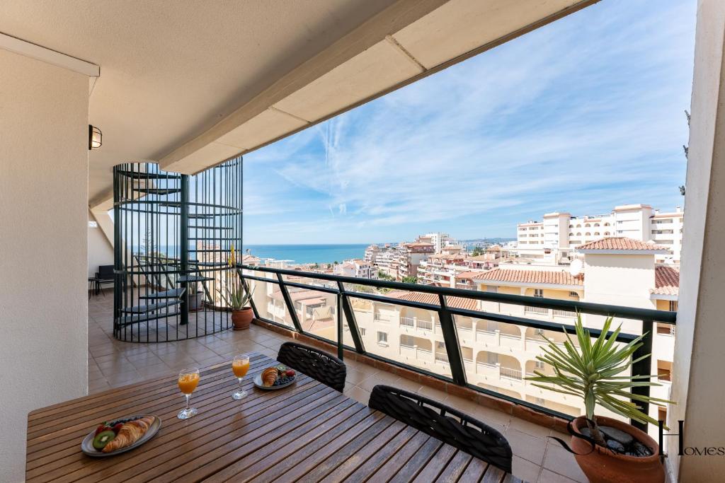 3 Bed Penthouse With Stunning views - 3
