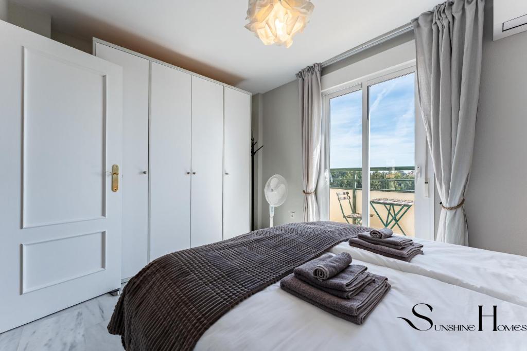 3 Bed Penthouse With Stunning views - 4