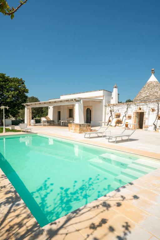Trullo Vignaiolo with Private Pool in Ostuni - 1