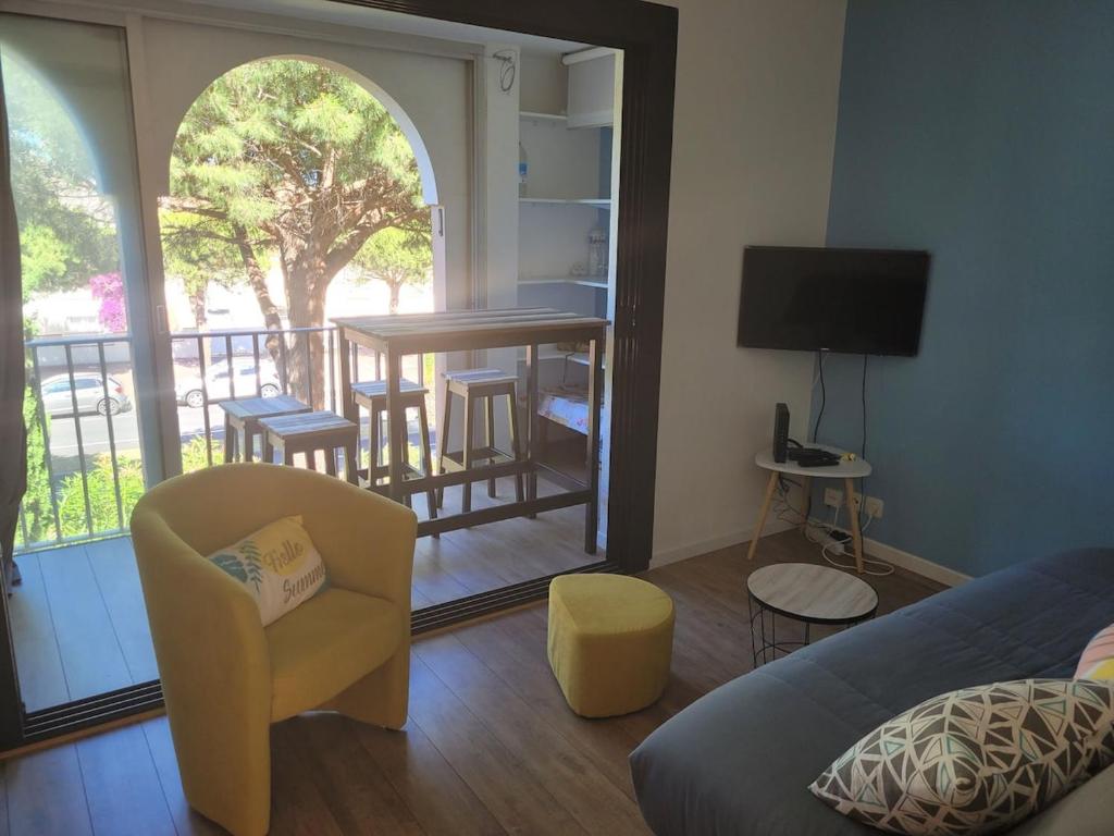 Coquet T2 proche de la plage, parking privé - 2