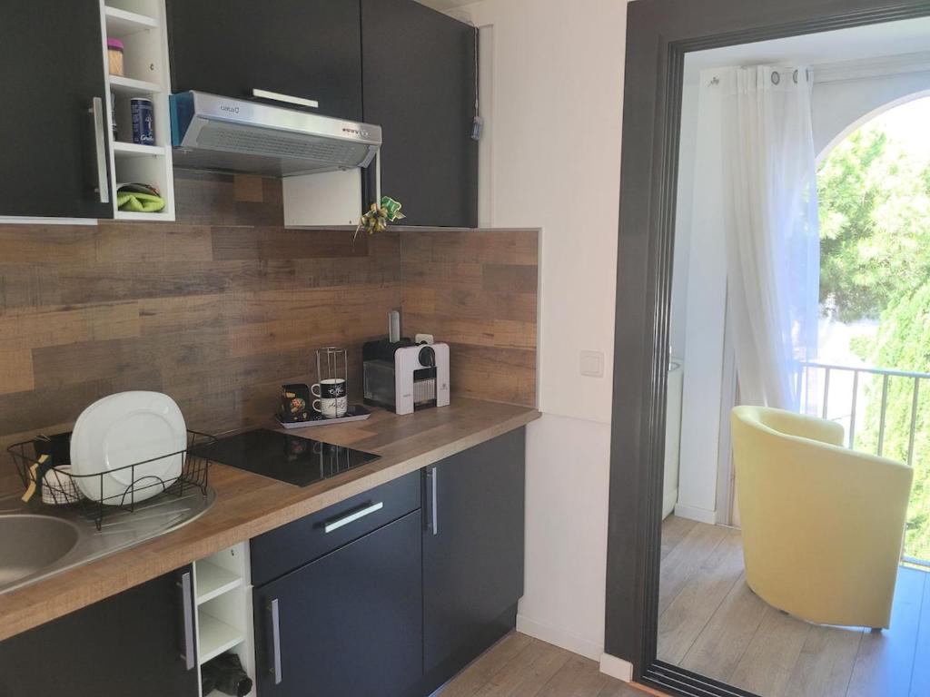 Coquet T2 proche de la plage, parking privé - 3