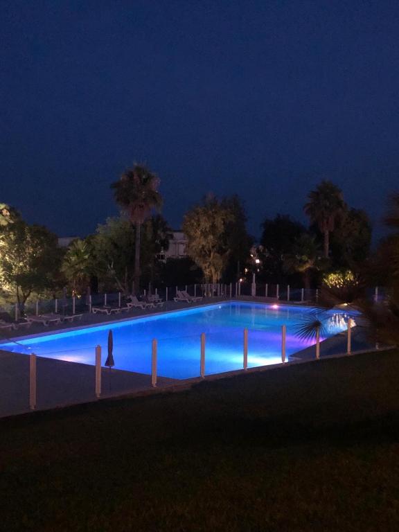 Cozy studio with swimming pool and tennis - 1