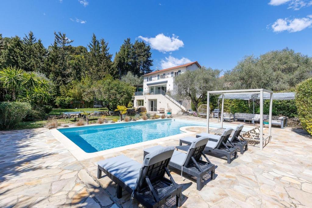 Magnifique villa au centre ville Mougins - 1
