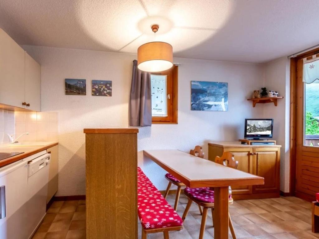 Studio avec balcon, animaux acceptés, proche pistes et commerces - FR-1-304-38 - 4