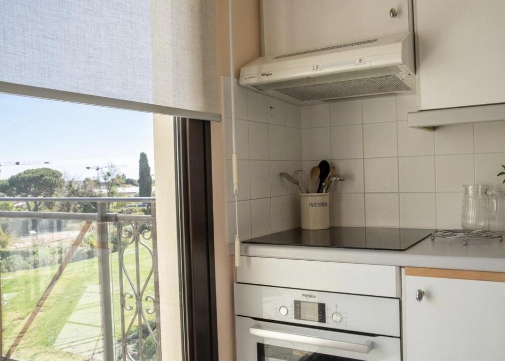 Charmant appartement piscine, tennis, parking - 3