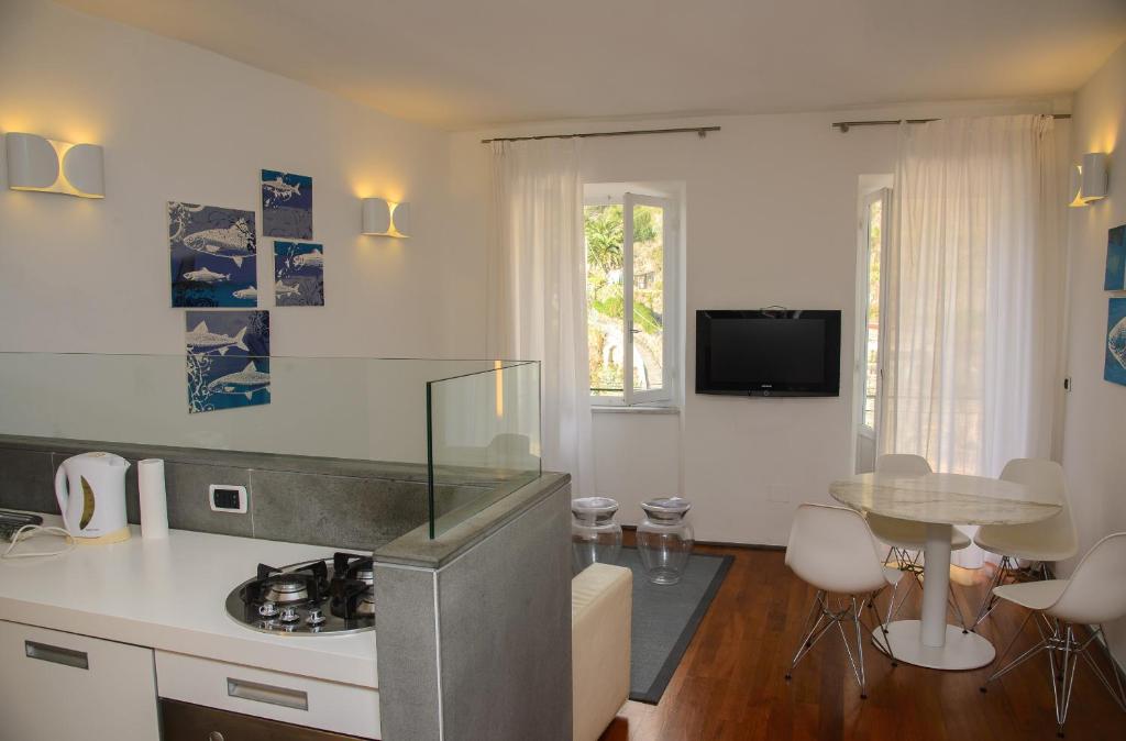 Luxury Seaview Apartments Manarola by Arbaspaa photo