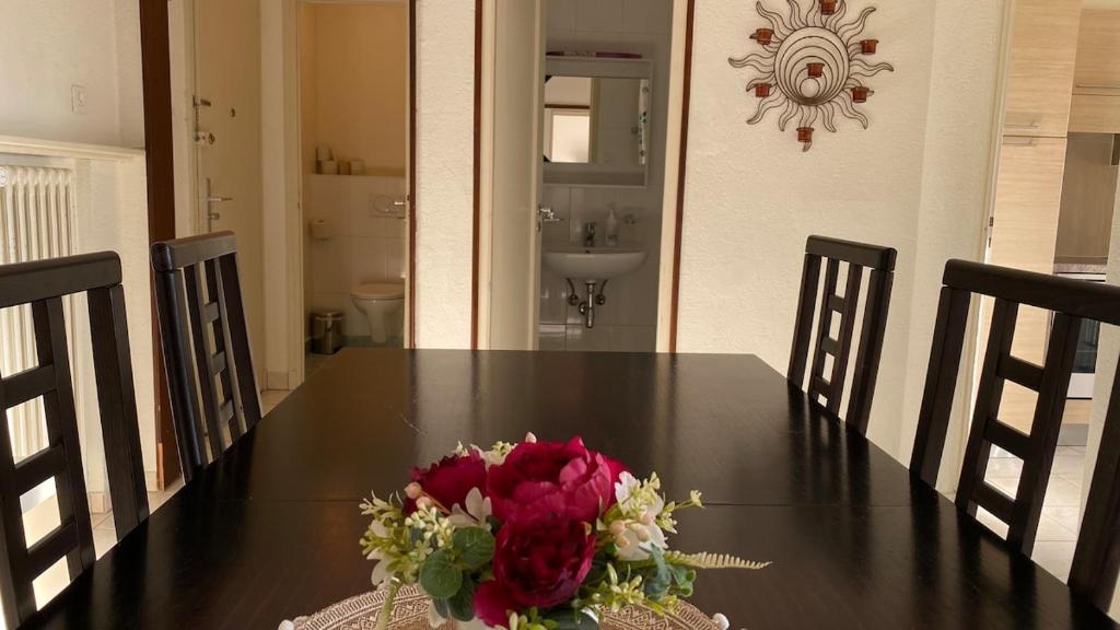 Central 3-Room Apartment with Balcony, Lausanne - 3