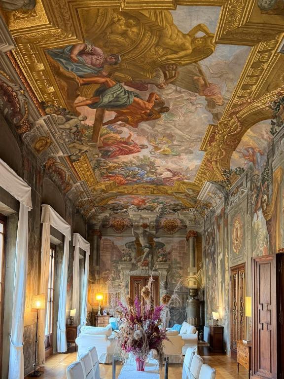 Frescoed Renaissance Palazzo with 4 Ensuites near Duomo - 1